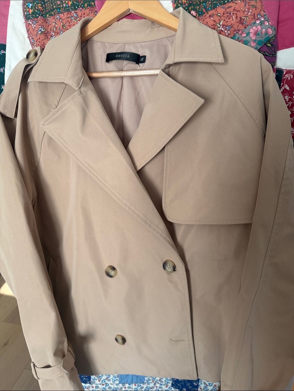 Women's Double-Breasted Short Trench Coat in Beige